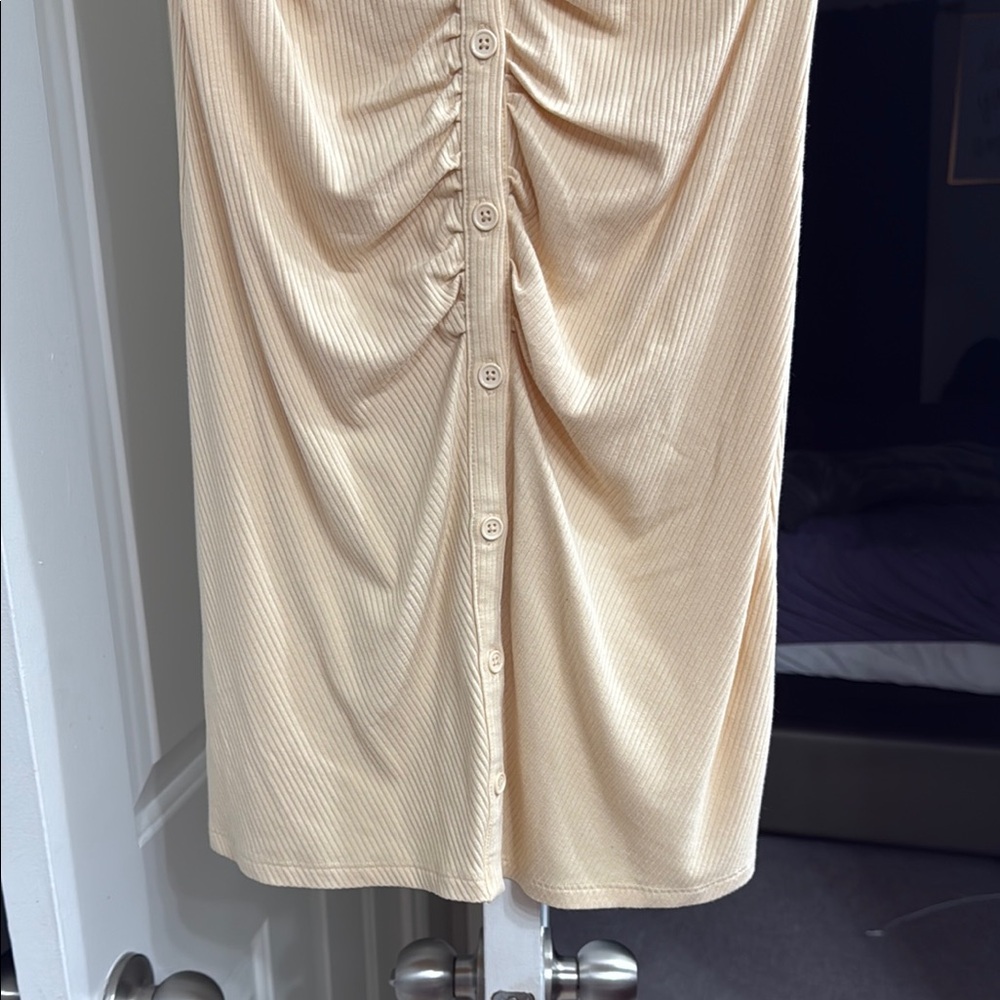 Cream Ruched Button-Down Dress - Picture 4 of 6